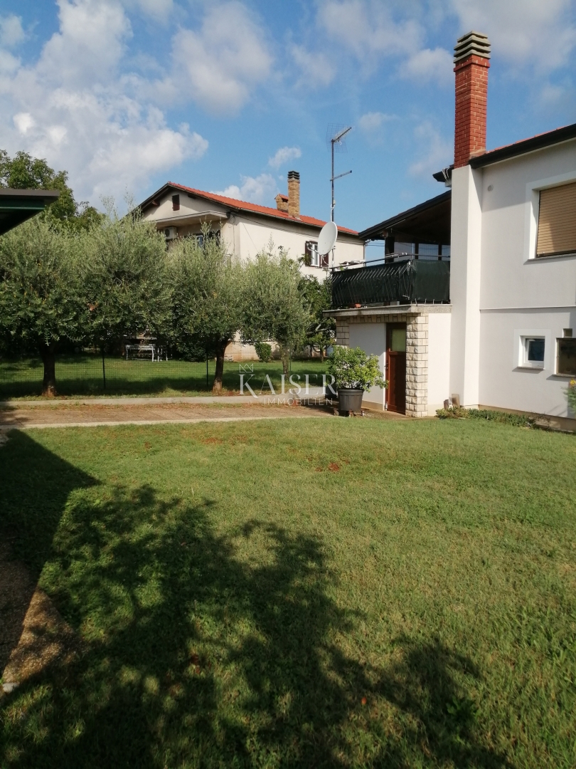 Istria, zona Umago - casa indipendente con 4 appartamenti e ampio giardino