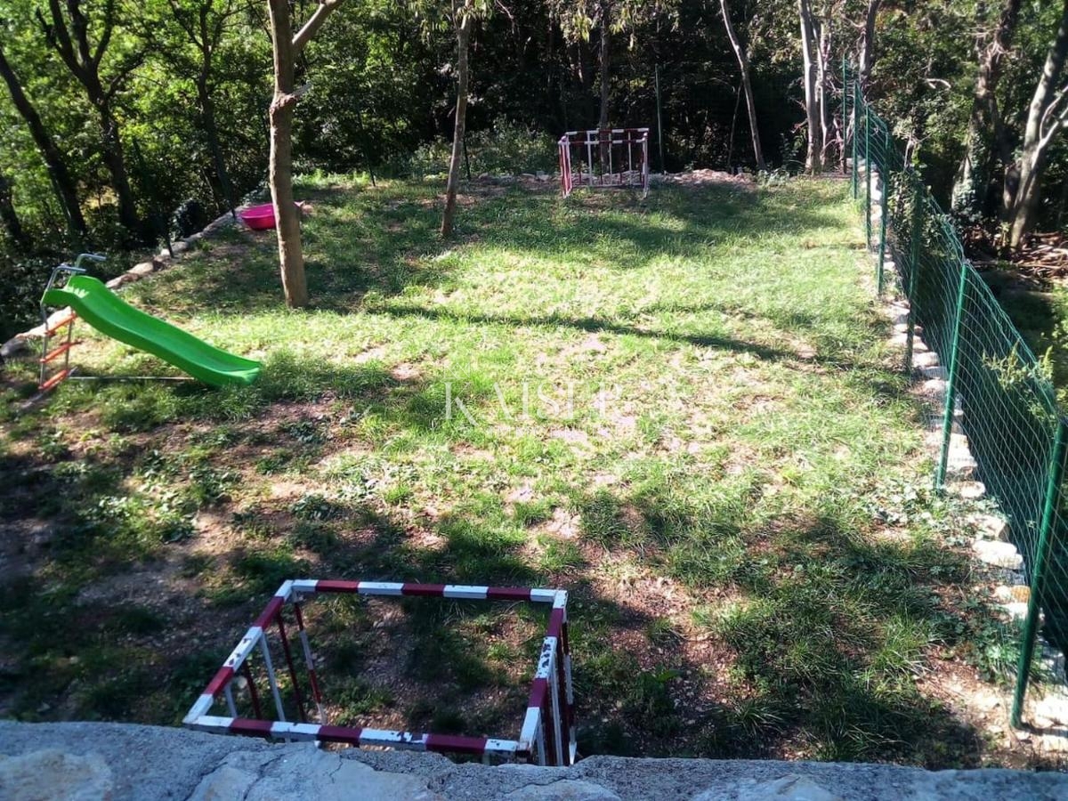 Crikvenica, Tribalj - bella casa in pietra con giardino