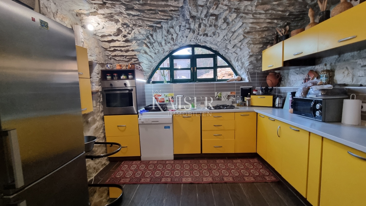 Crikvenica, Tribalj - bella casa in pietra con giardino