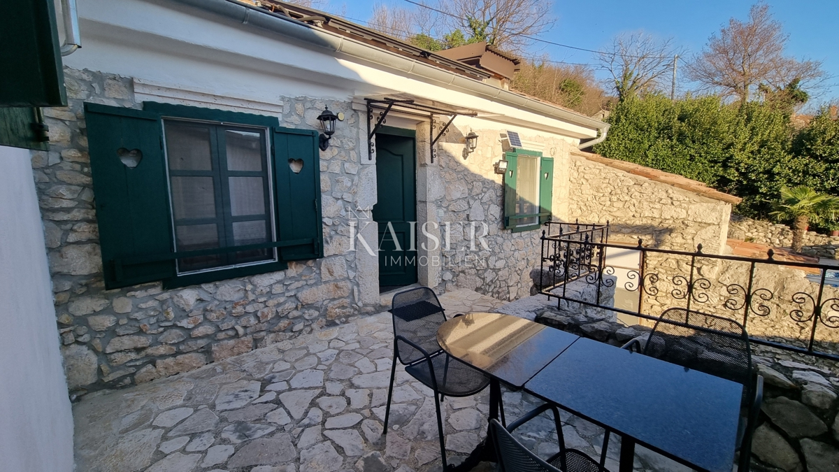 Crikvenica, Tribalj - bella casa in pietra con giardino
