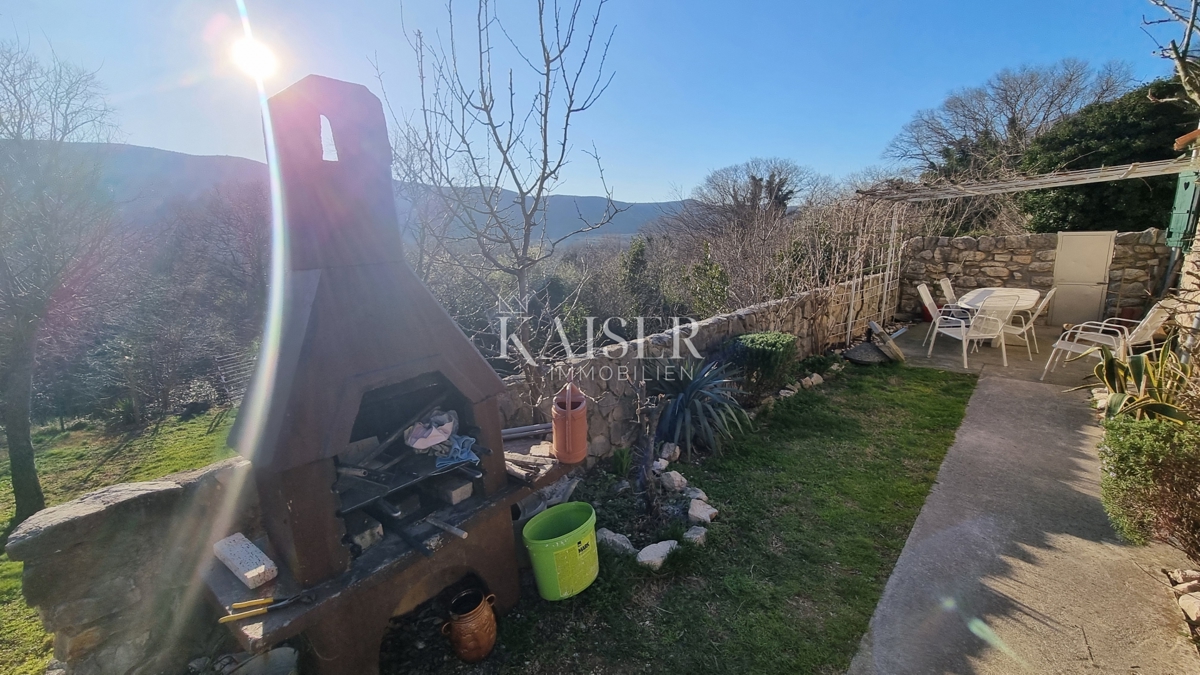 Crikvenica, Tribalj - bella casa in pietra con giardino