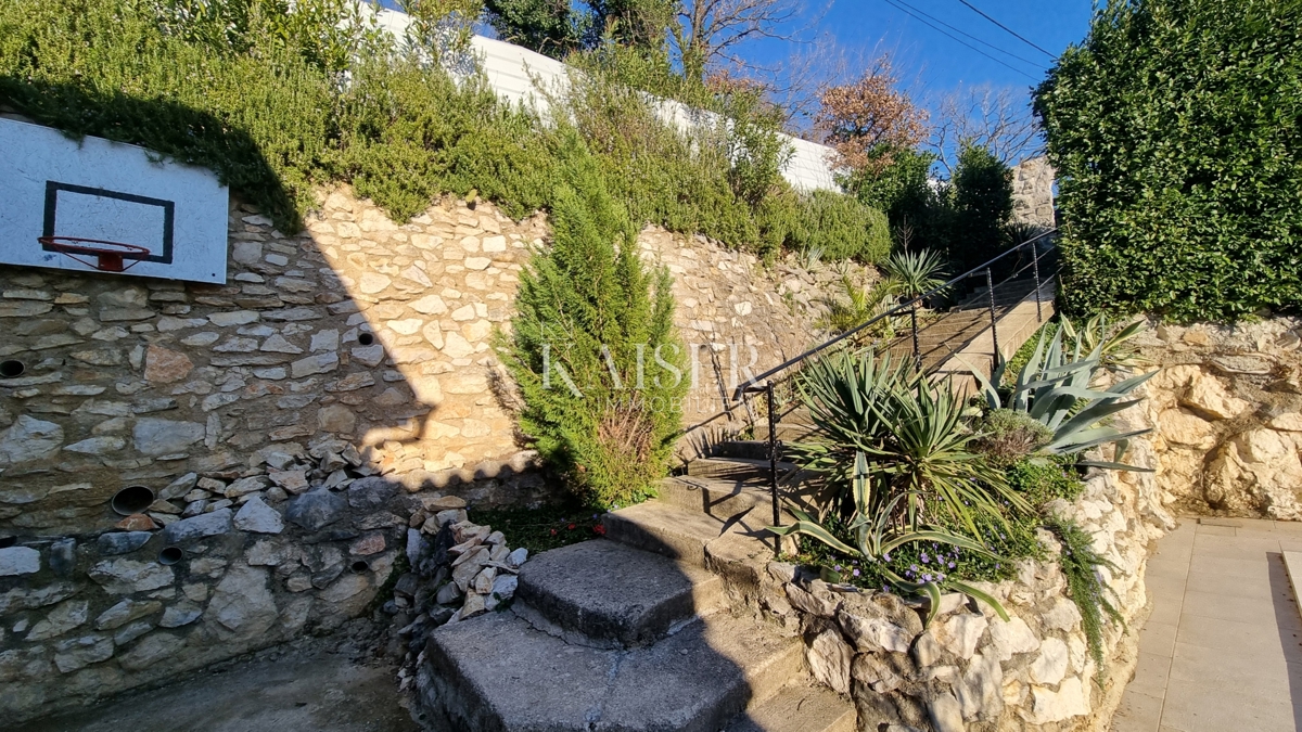 Crikvenica, Tribalj - bella casa in pietra con giardino