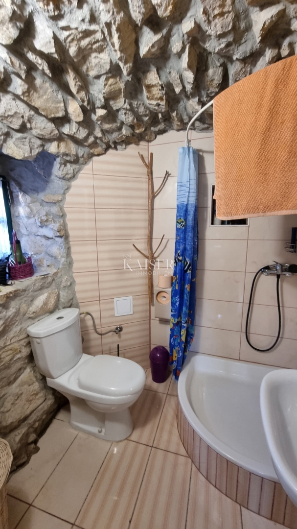 Crikvenica, Tribalj - bella casa in pietra con giardino