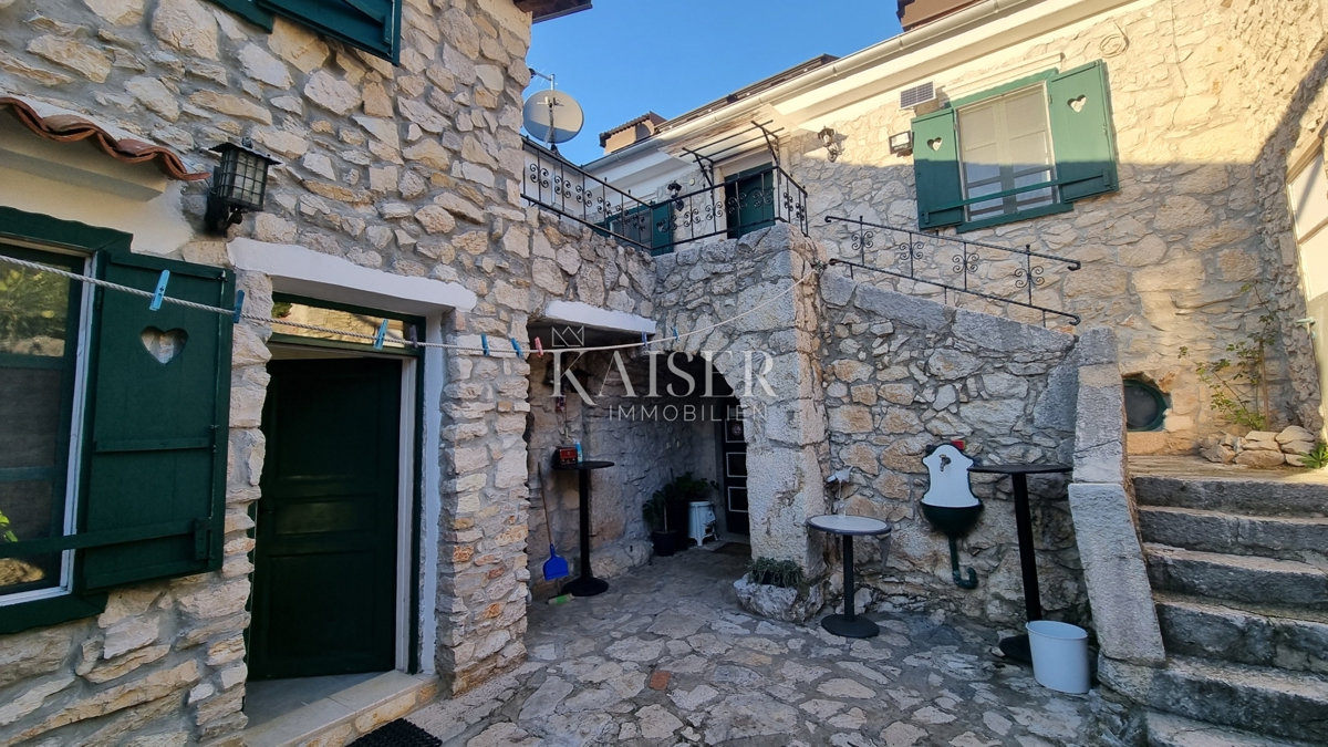 Crikvenica, Tribalj - bella casa in pietra con giardino