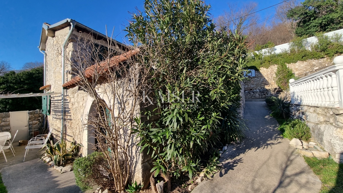 Crikvenica, Tribalj - bella casa in pietra con giardino