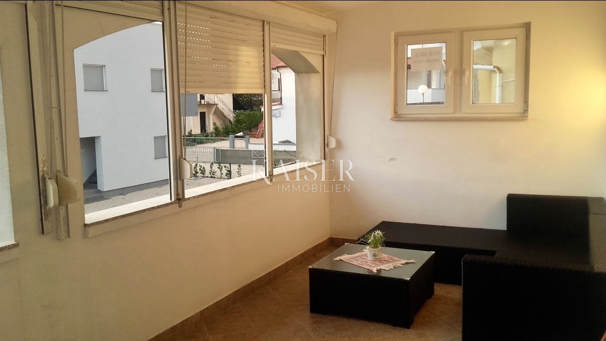 Vir, casa con due unità separate, a 200 m dal mare