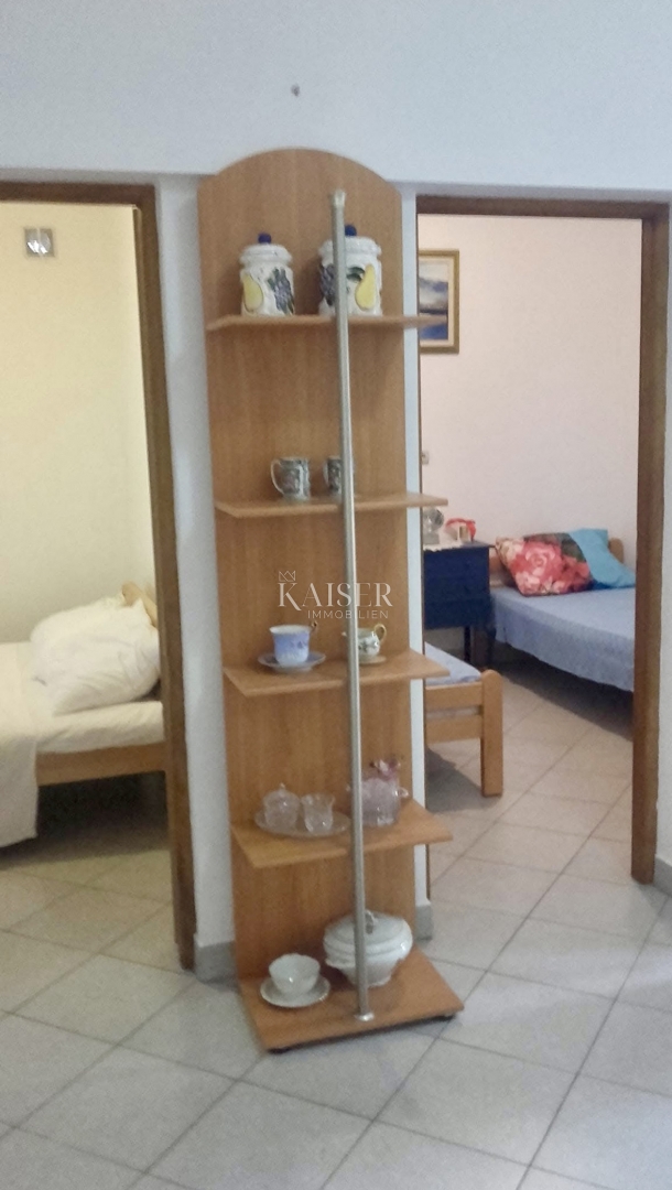 Vir, casa con due unità separate, a 200 m dal mare