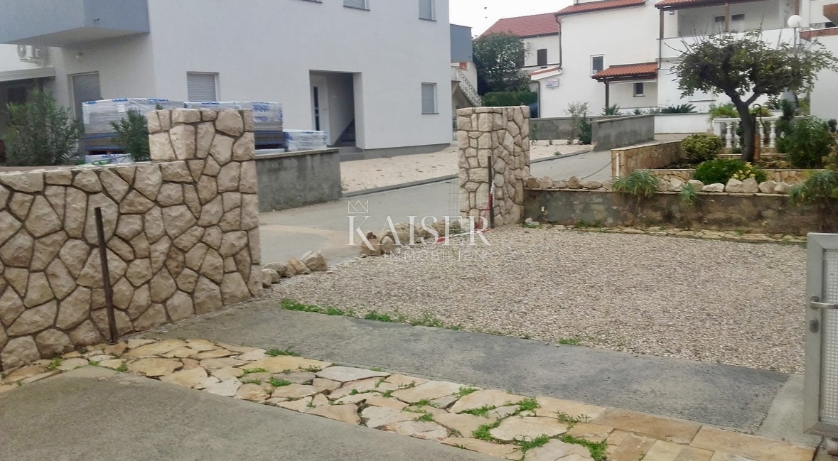 Vir, casa con due unità separate, a 200 m dal mare