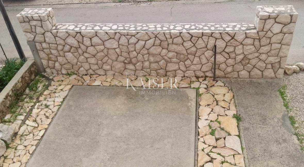 Vir, casa con due unità separate, a 200 m dal mare