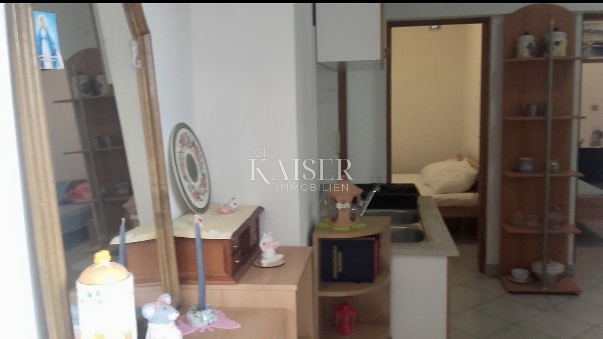 Vir, casa con due unità separate, a 200 m dal mare