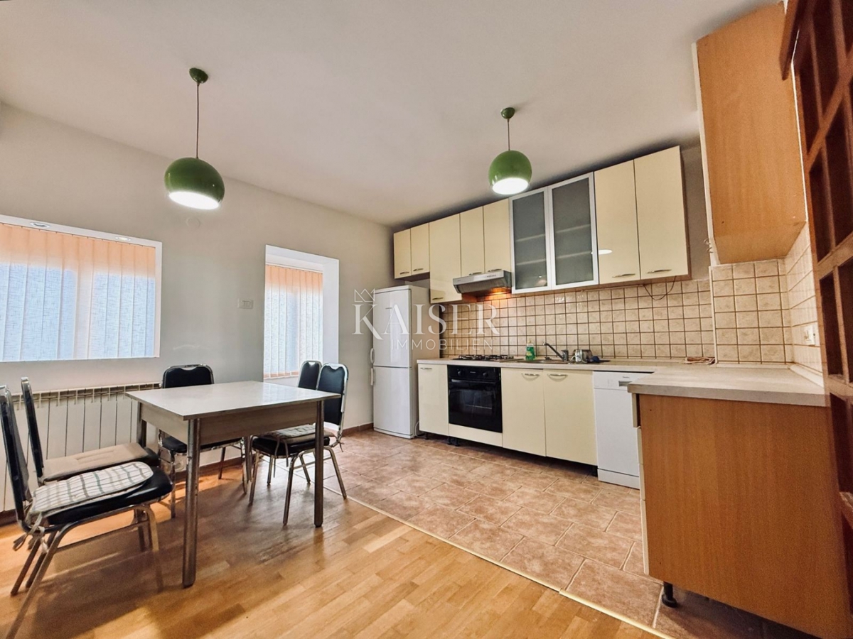 Rijeka, Grbci - casa con 2 appartamenti e giardino