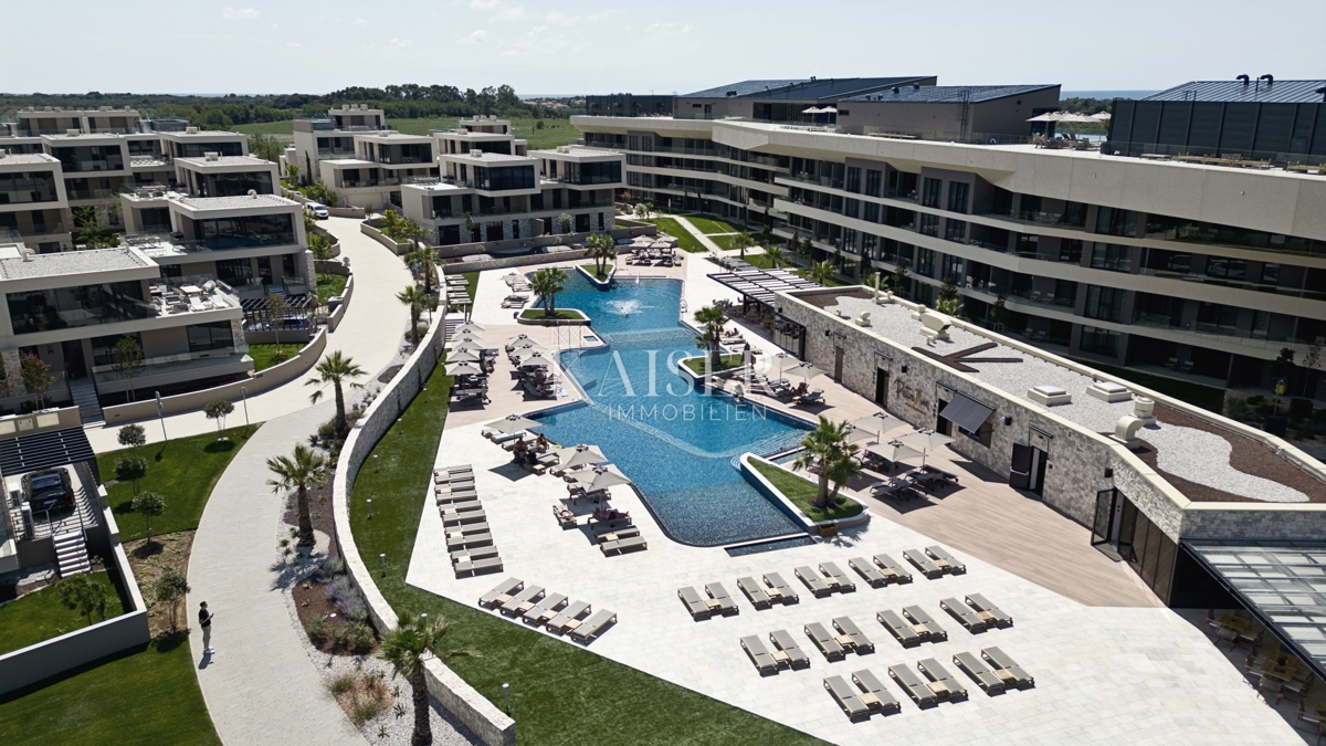 Istria, Umago, Salvore - appartamento 61m2, in un resort di lusso, adattato per disabili