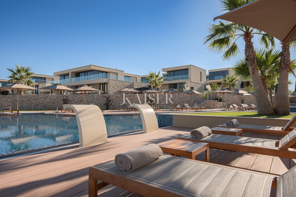 Istria, Umago, Salvore - appartamento 61m2, in un resort di lusso, adattato per disabili