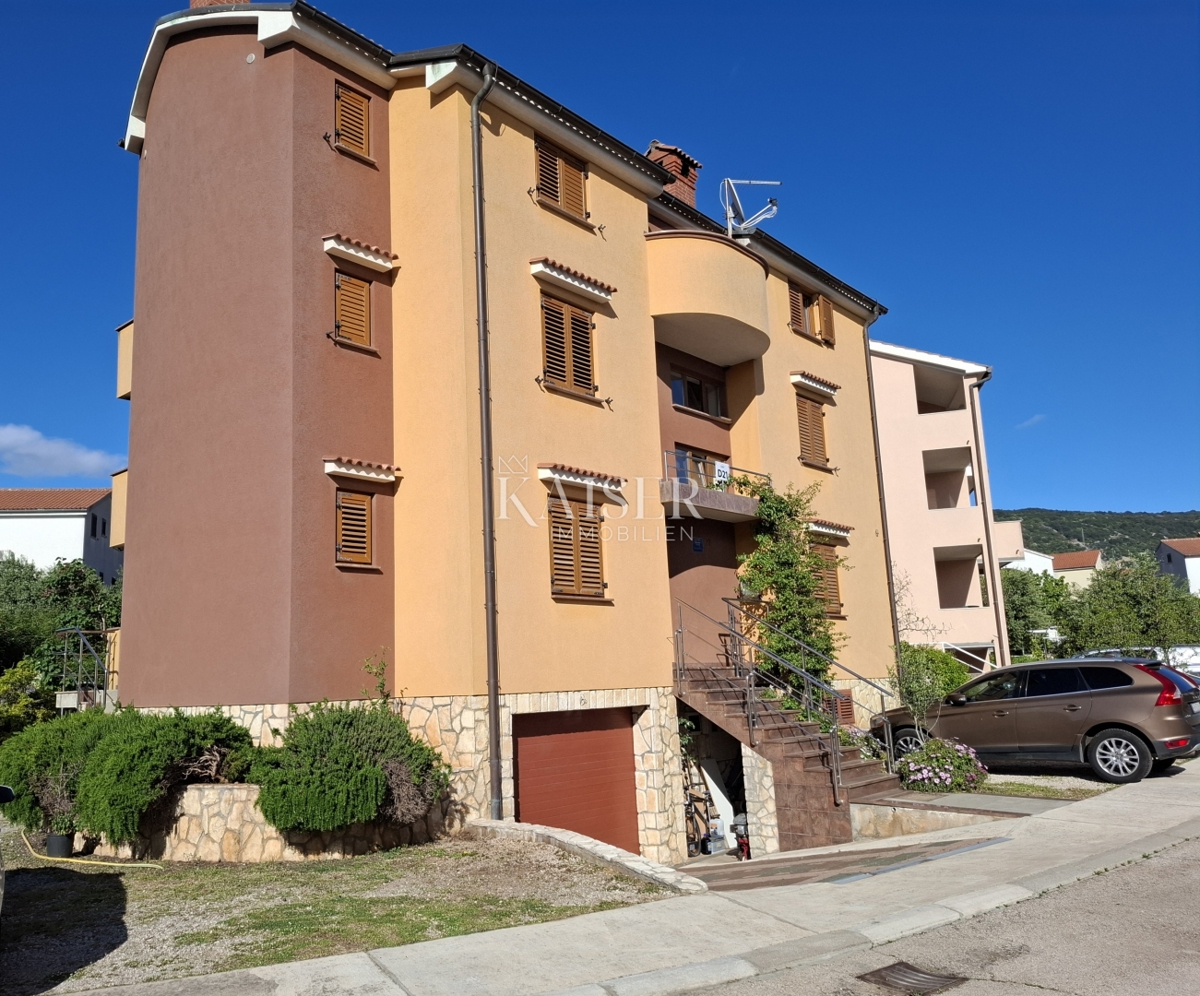 Isola di Cres, Cres, casa con più appartamenti