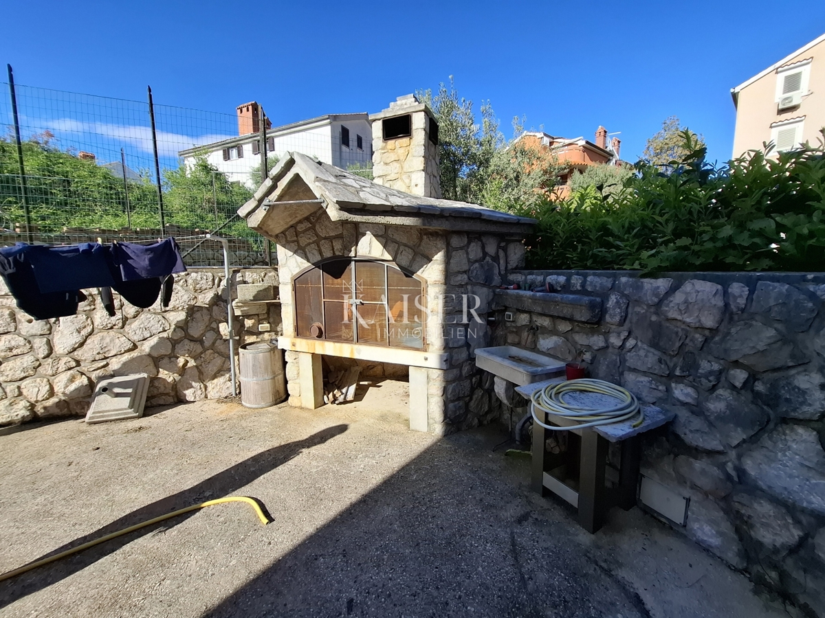 Isola di Cres, Cres, casa con più appartamenti