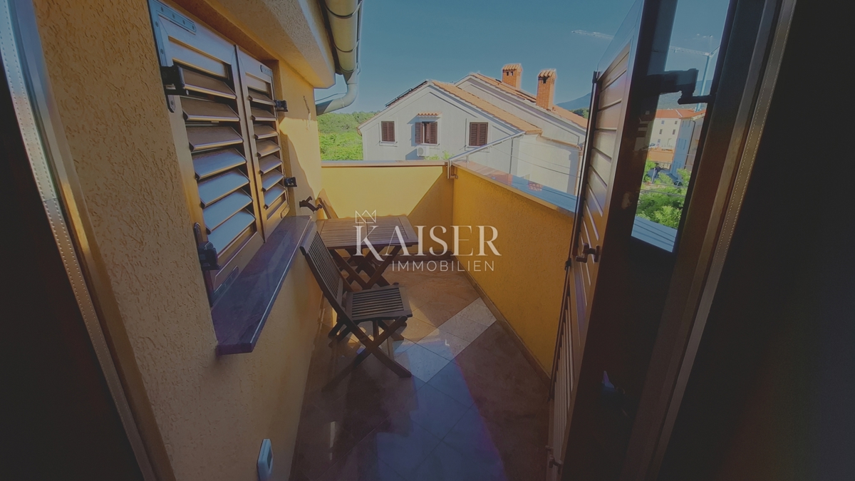 Isola di Cres, Cres, casa con più appartamenti