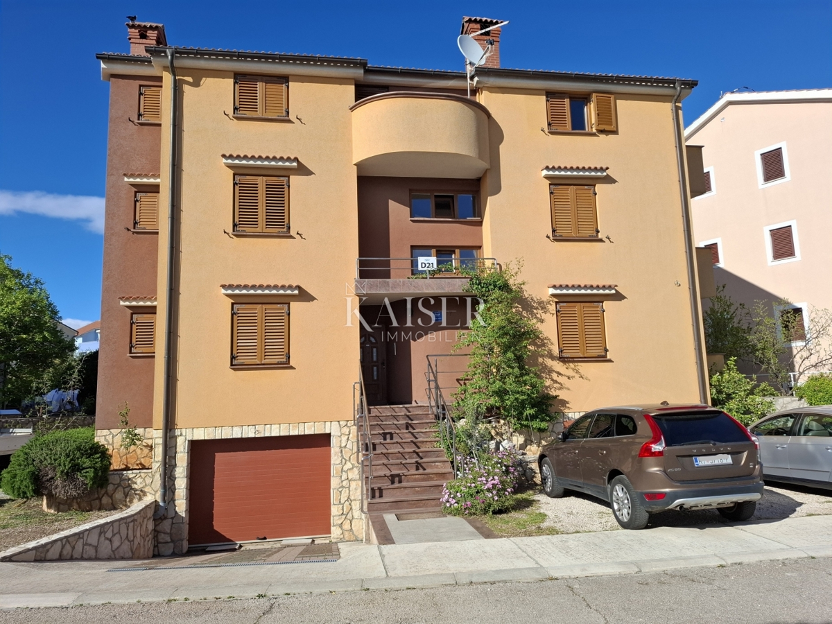 Isola di Cres, Cres, casa con più appartamenti