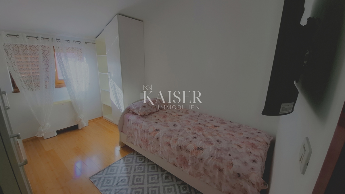 Isola di Cres, Cres, casa con più appartamenti