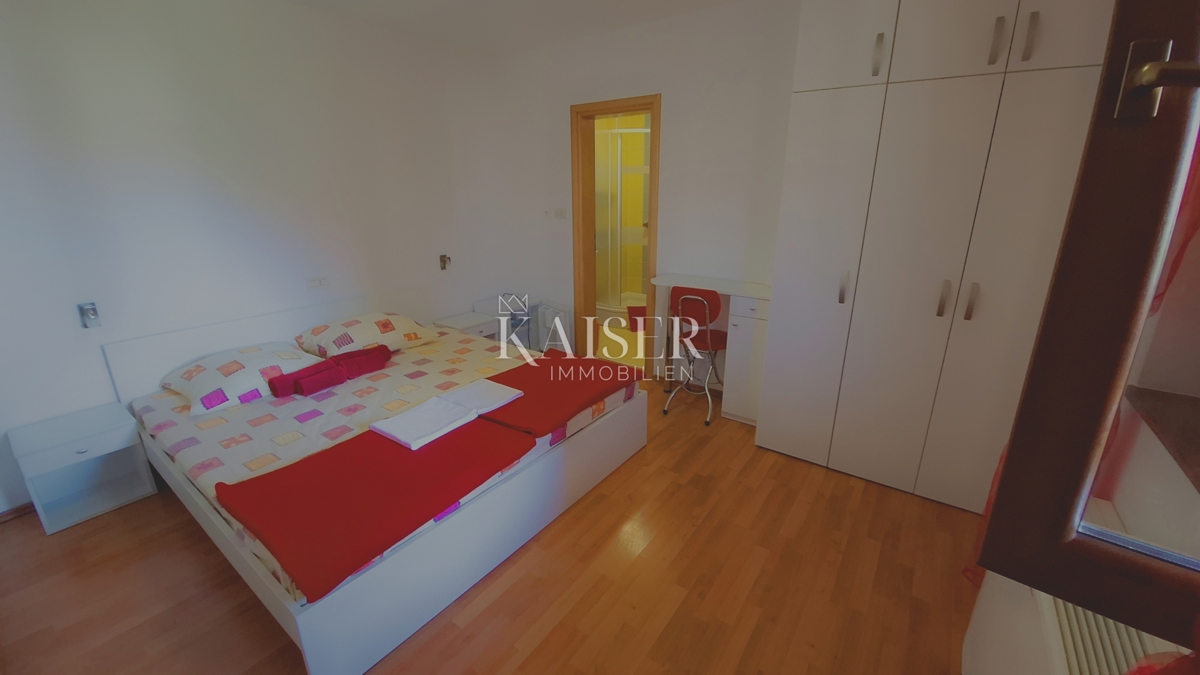 Isola di Cres, Cres, casa con più appartamenti