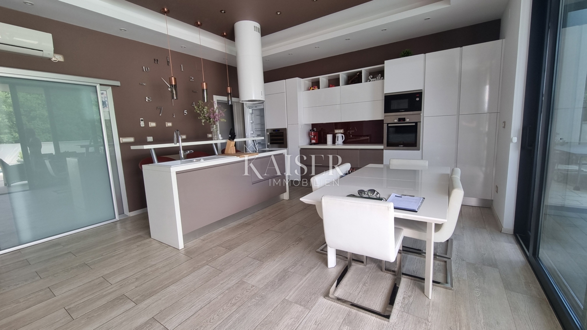 Villa Šmrika, Kraljevica, 400m2