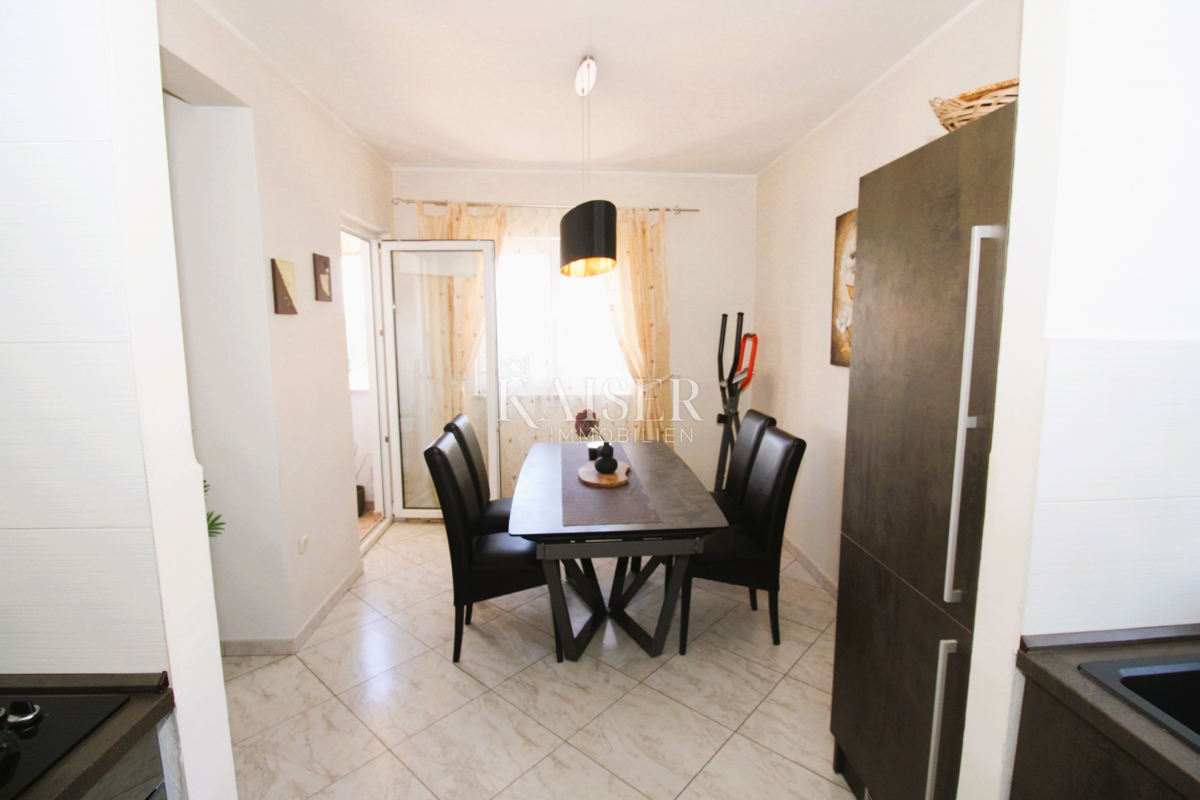 Istria - Parenzo, appartamento al piano terra a soli 2 km dal mare