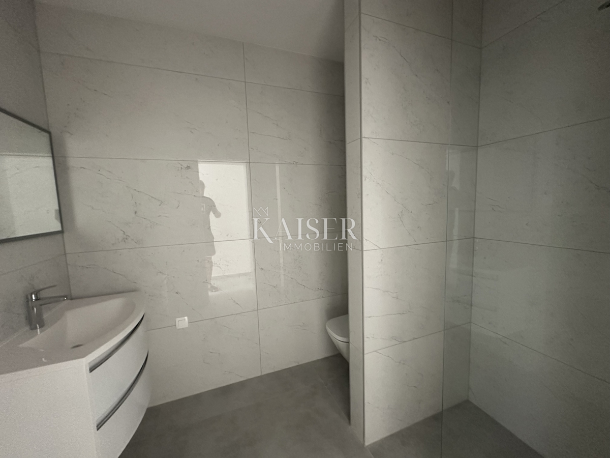 Zara; Kožino - appartamento 135 m2 con piscina in riva al mare