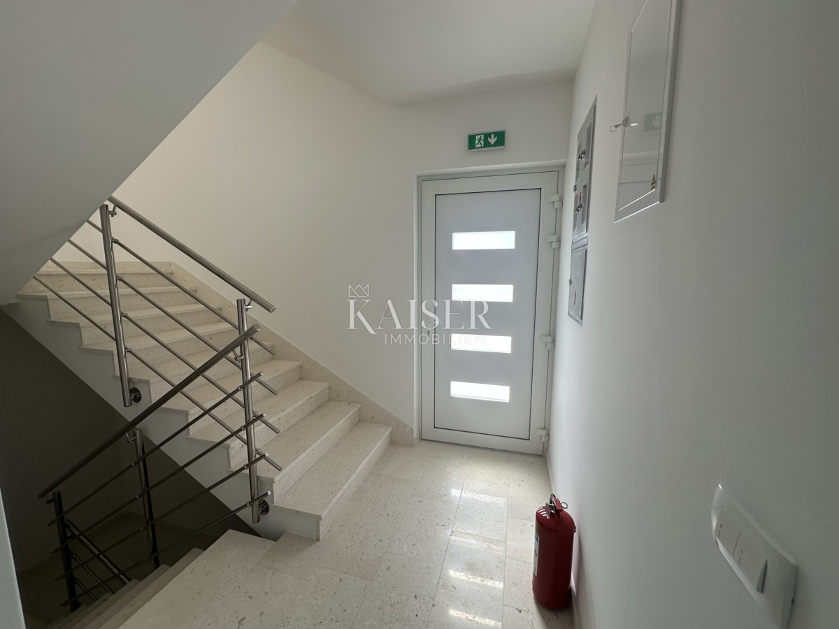 Zara; Kožino - appartamento 135 m2 con piscina in riva al mare