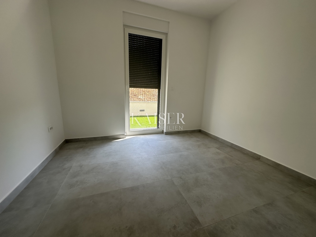 Zara; Kožino - appartamento 135 m2 con piscina in riva al mare