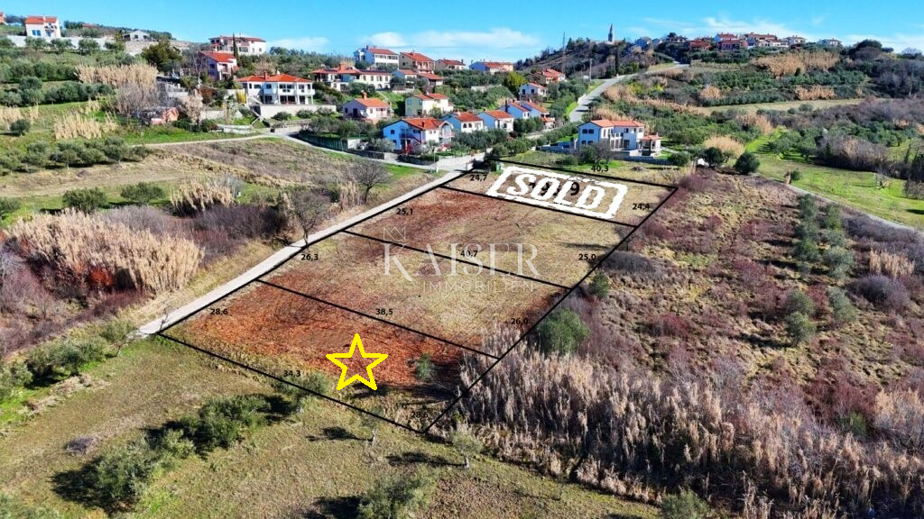 Земля під забудову Buje, 1.032m2