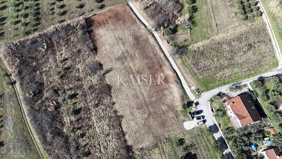 Земля під забудову Buje, 1.032m2