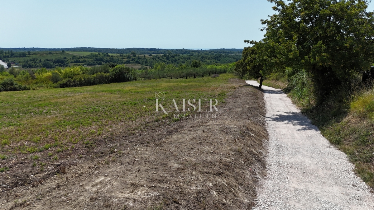 Земля під забудову Buje, 1.032m2