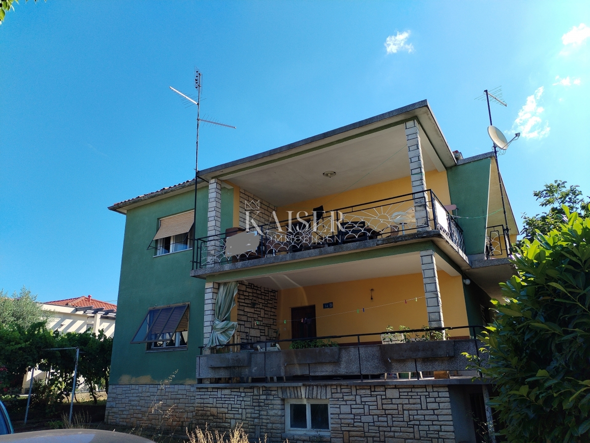 Istria, Umago, casa indipendente 280 m2, a 250 m dal mare