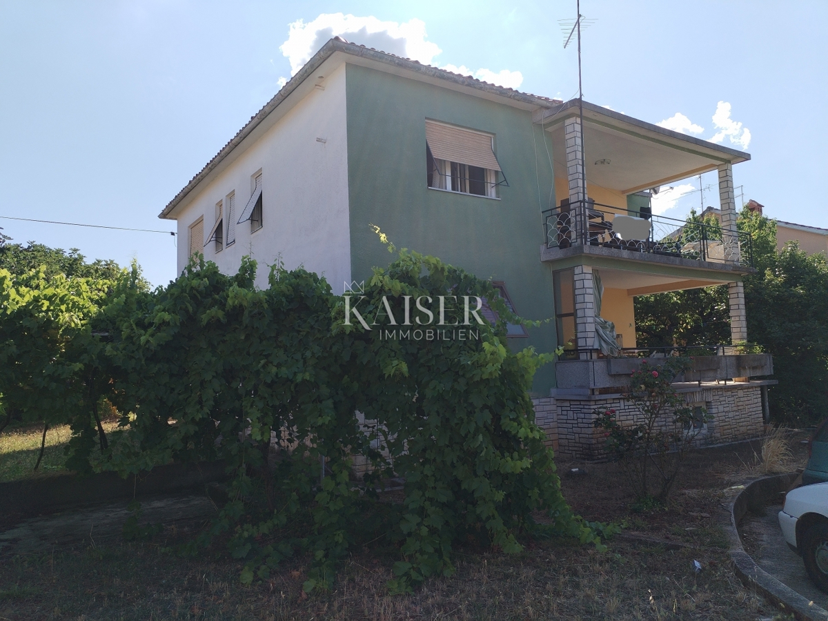 Istria, Umago, casa indipendente 280 m2, a 250 m dal mare