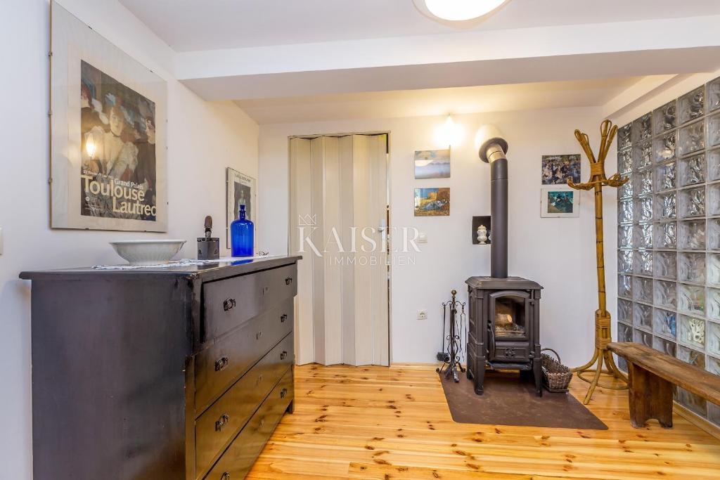 Malinska, Rasopano, autentica casa in pietra ristrutturata con piscina e giardino 