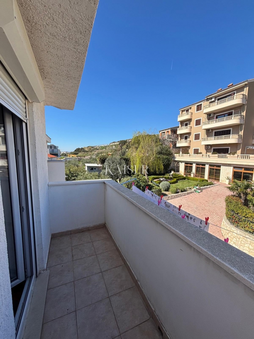 Spalato, Žnjan - appartamento con tre camere da letto 120 m2 con vista mare