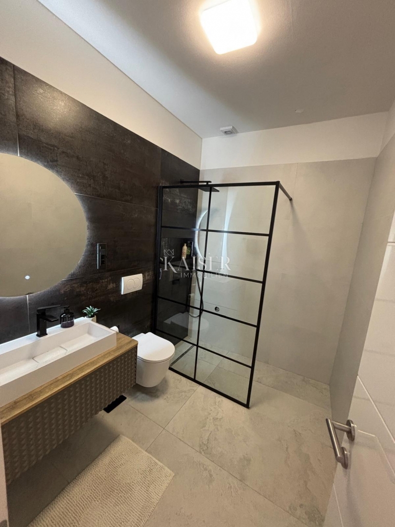 Spalato, Žnjan - appartamento con tre camere da letto 120 m2 con vista mare