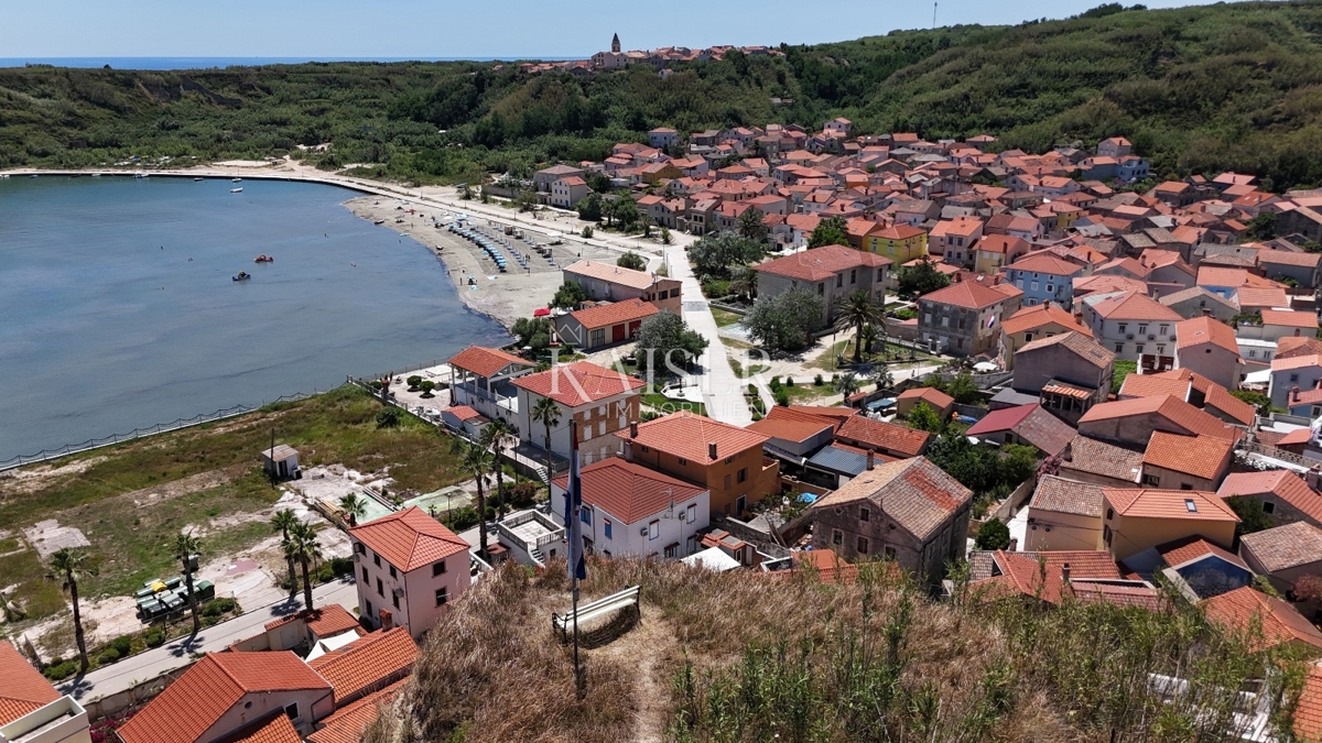 Isola di Susak, casa con ristorante