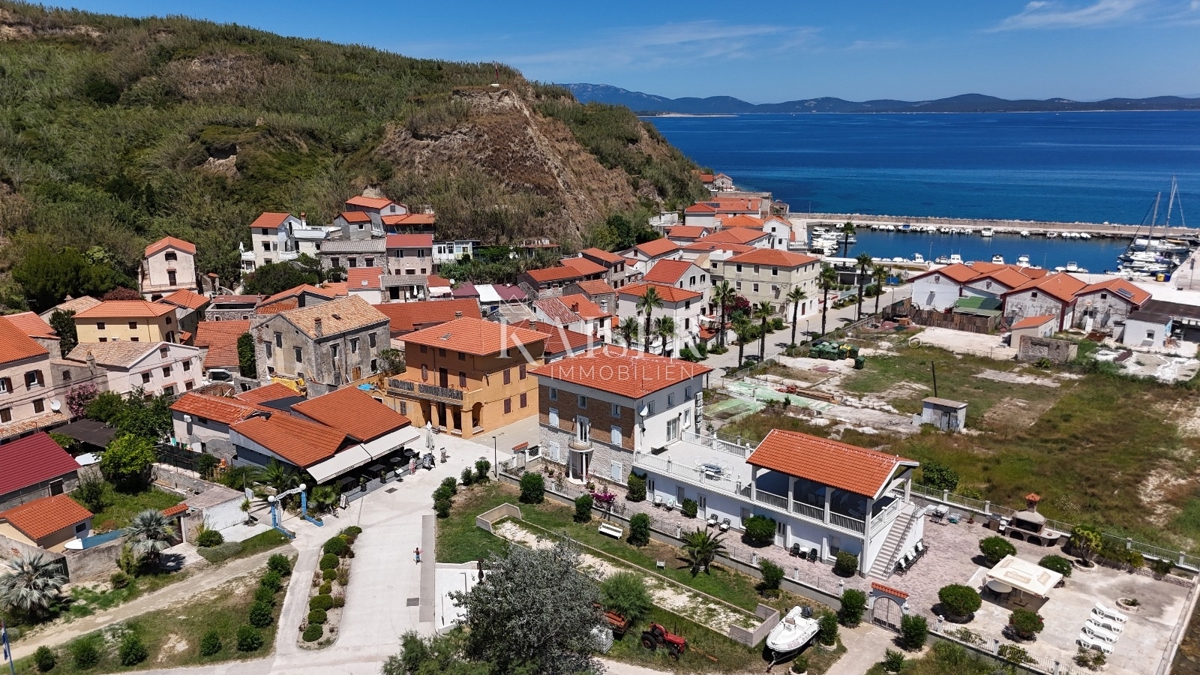 Isola di Susak, casa con ristorante