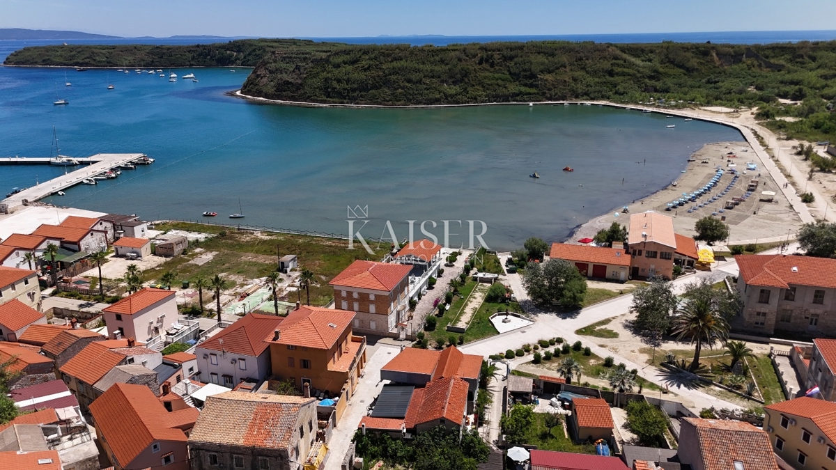 Isola di Susak, casa con ristorante