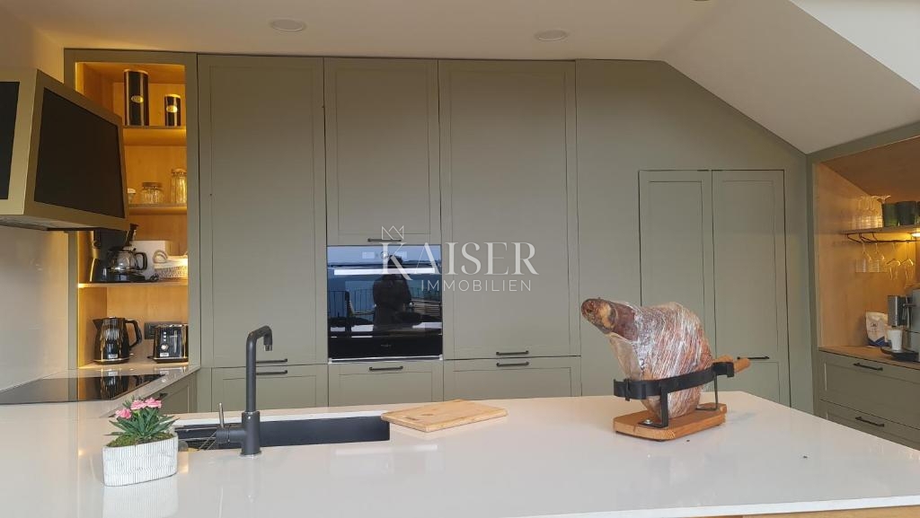 ISTRIA, MOTOVUN – Villa esclusiva con piscina a sfioro e vista incantevole nel cuore dell’Istria