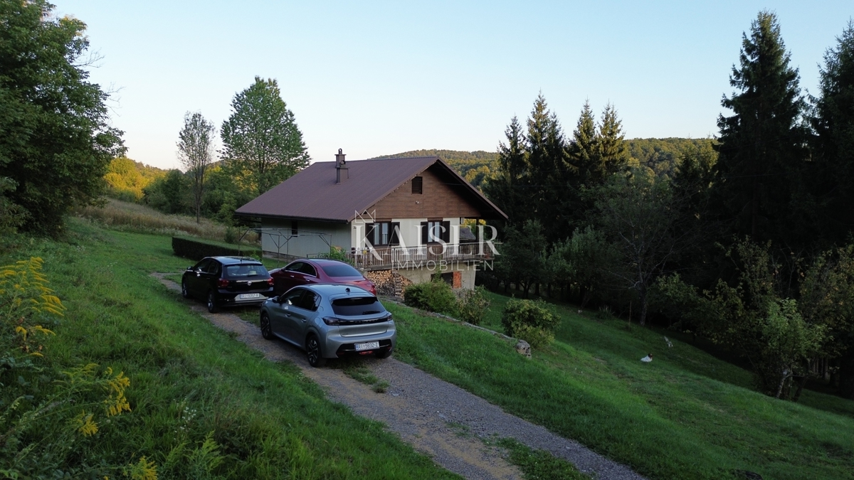 Gorski kotar, Vrbovsko - casa con ampio giardino, solo nella nostra offerta!