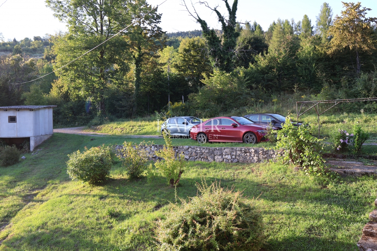 Gorski kotar, Vrbovsko - casa con ampio giardino, solo nella nostra offerta!