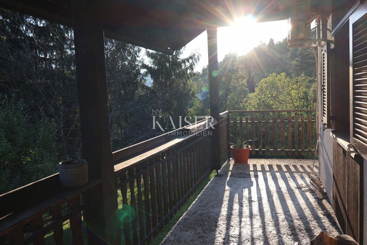 Gorski kotar, Vrbovsko - casa con ampio giardino, solo nella nostra offerta!