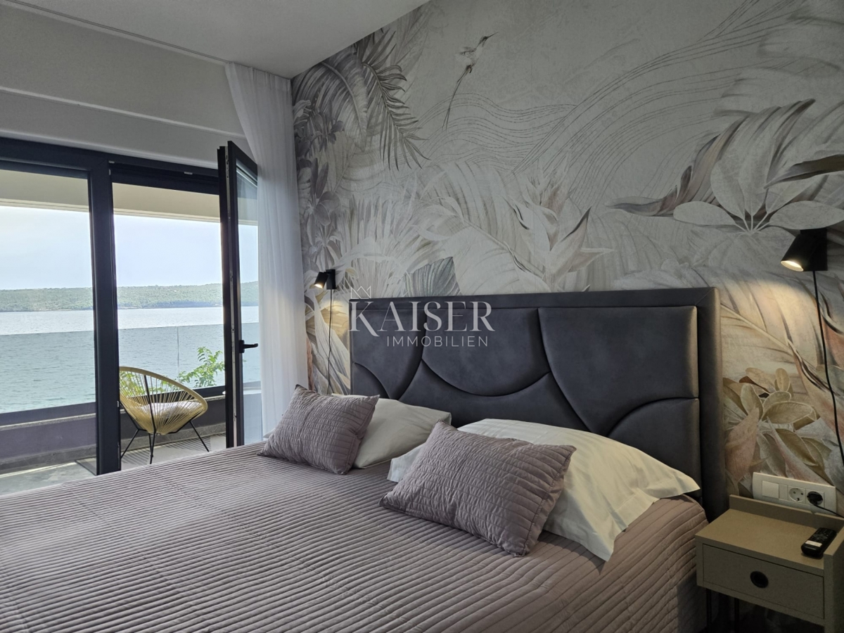 Zara, Posedarje - villa esclusiva prima fila al mare con accesso privato al mare