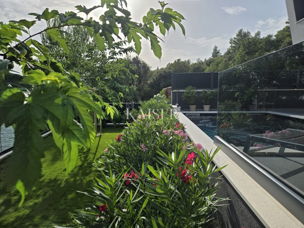 Zara, Posedarje - villa esclusiva prima fila al mare con accesso privato al mare