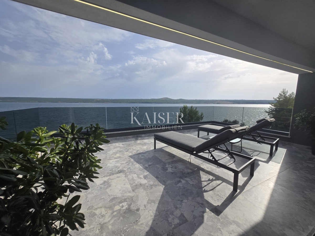 Zara, Posedarje - villa esclusiva prima fila al mare con accesso privato al mare