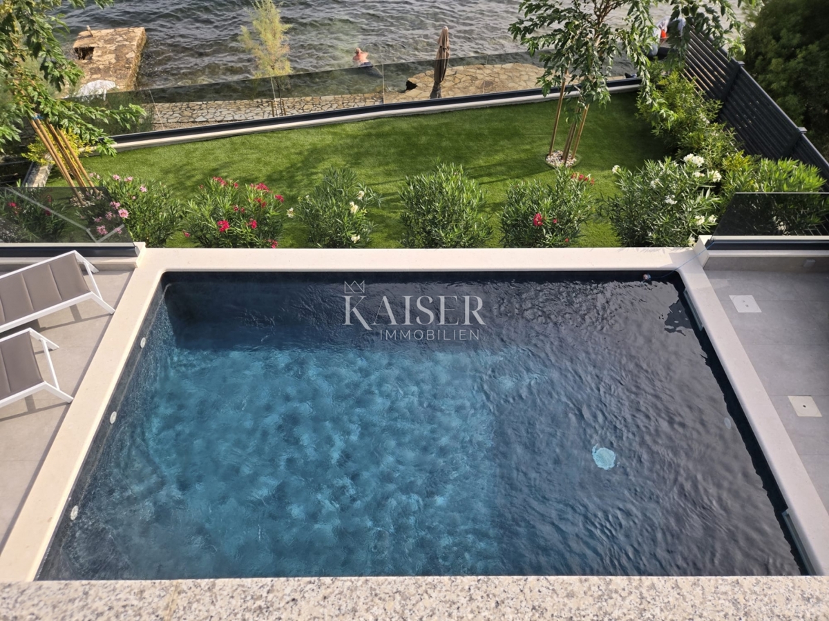 Zara, Posedarje - villa esclusiva prima fila al mare con accesso privato al mare