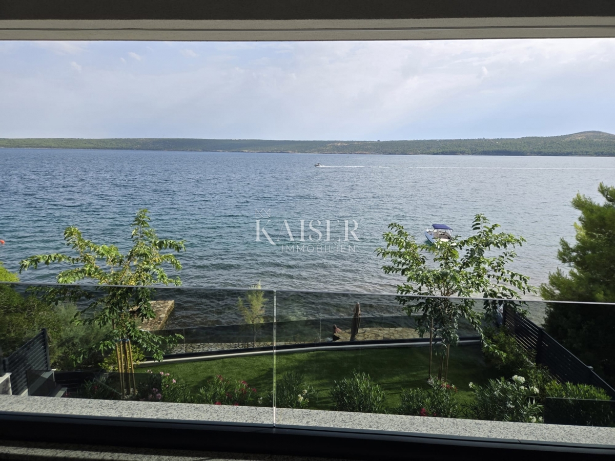 Zara, Posedarje - villa esclusiva prima fila al mare con accesso privato al mare