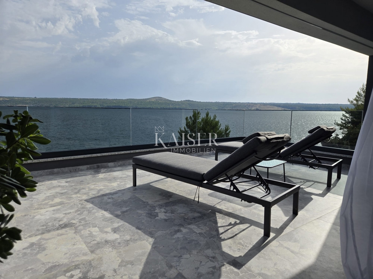Zara, Posedarje - villa esclusiva prima fila al mare con accesso privato al mare