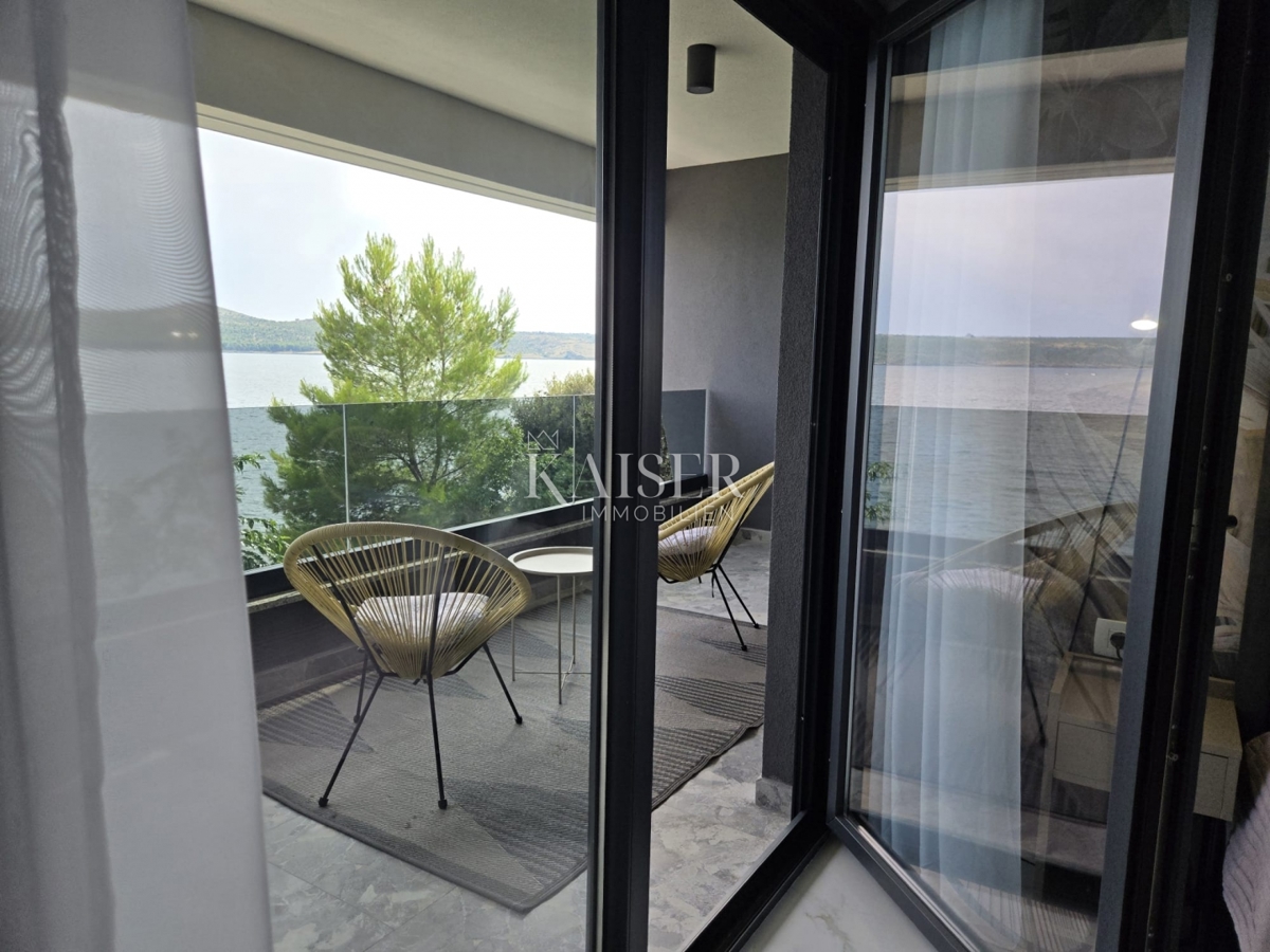 Zara, Posedarje - villa esclusiva prima fila al mare con accesso privato al mare